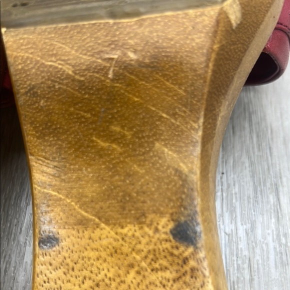 Two Lips Red Sandals - Picture 11 of 11